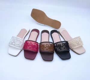 Women's outdoor slides